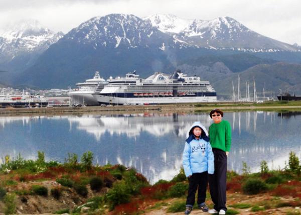 2012-12-28_Martial Mountains over Ushuaia Port0001.JPG