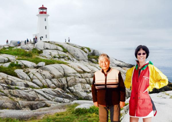 2023-08-16_Peggys Cove Lighthouse Perfectly Setting on Smooth_ Water-worn Rocks at the Edge of Peggys Point-10001.JPG