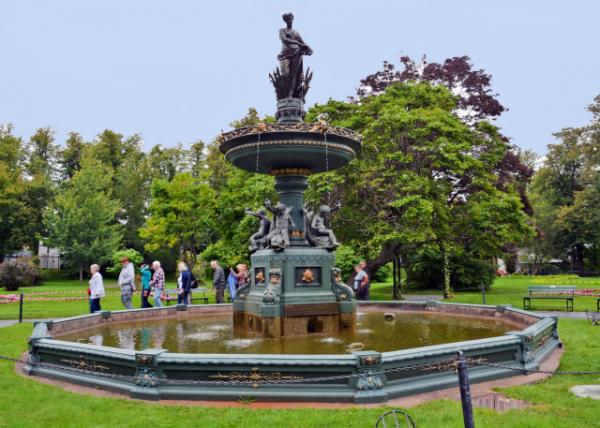 2023-08-16_Public Gardens_Victoria Jubilee Fountain0001.JPG