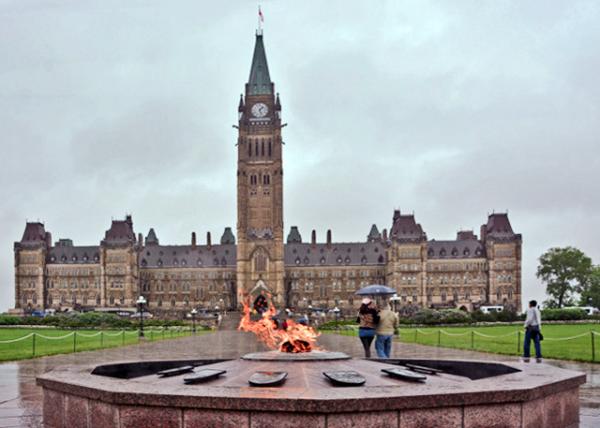 2017-05-29_Parliament Hill_Centennial Flame ɽׯ-20001.JPG