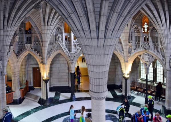 2017-05-29_Parliament Hill_Tour de la Paix_Clustered Columns -120001.JPG