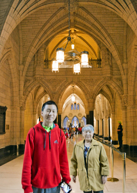 2017-05-29_Parliament_Library Hallway ͼ-10001.JPG