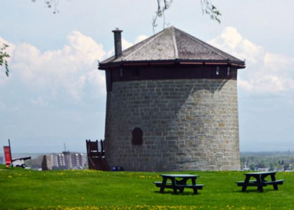 2017-05-28_Martello Tower Aʯﱤ-10001.JPG