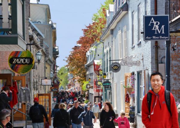 2017-05-28_Quartier Petit Champlain the Oldest commercial Stretches in North America-20001.jpg