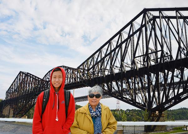 2017-05-29_Bridge_Quebec Bridge w a Suspended Span 549 m (1801.2') the Longest Cantilever Bridge in the World  Ϊ 549 1801.2Ӣ-10001.jpg