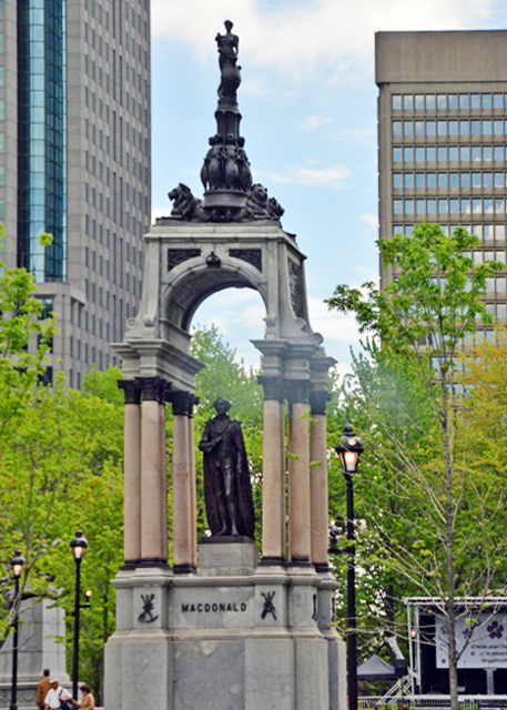 2017-05-27_Monument to Sir John Alexander Macdonald Լɽ0001.JPG
