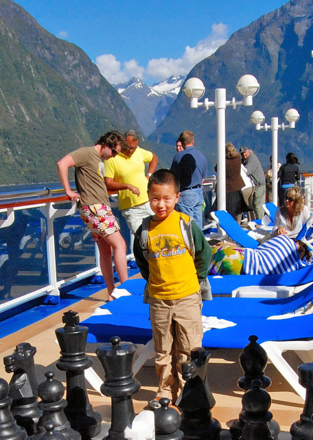 1755553170630734.jpg 12-27-09_ Play Chess-10001.JPG