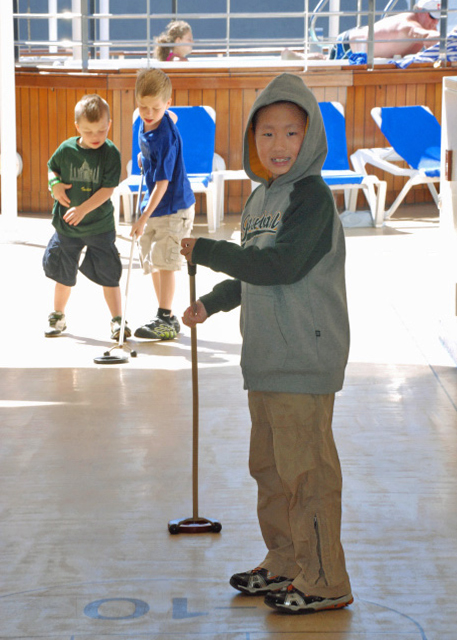 1755561550493733.jpg 12-27-09_ Shuffle Board 沙狐球0001.JPG