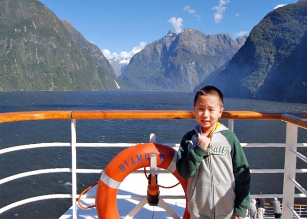12-27-09_ Milford Sound_Cliffs and Waterfalls after Dry Spell ºٲ-40001.jpg