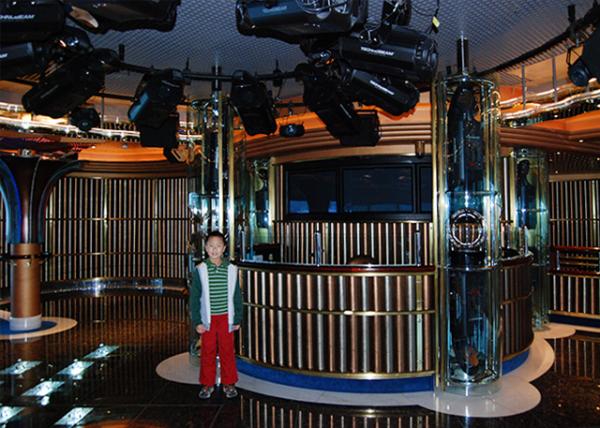 12-26-09_ Fun Zone_Night Club.jpg