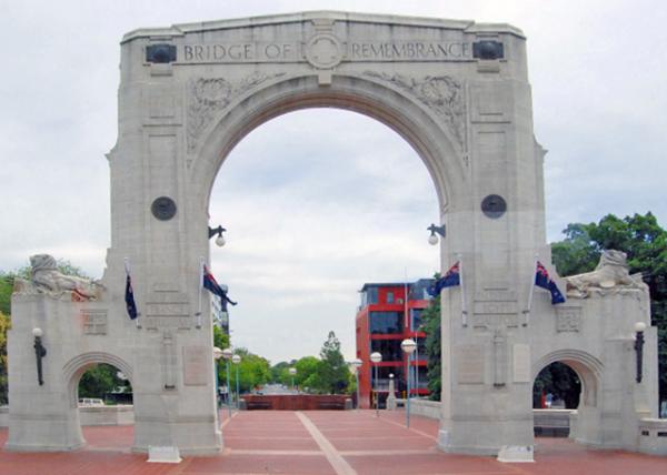 12-25-09_ Bridge of Remembrance 0001.JPG