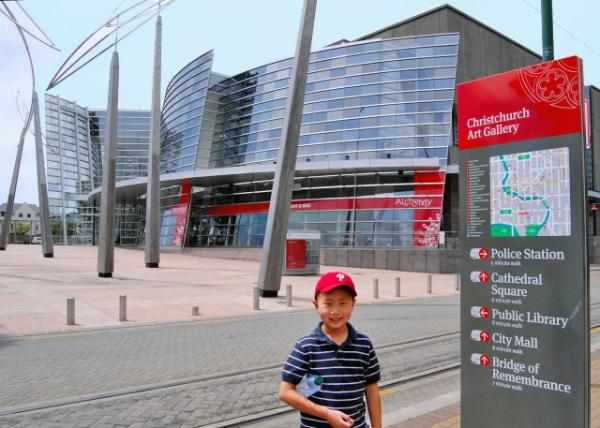 12-25-09_ Art Gallery -10001.JPG