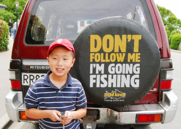 12-25-09_ Don't Follow Me I'm Going Fishing ңȥ-10001.JPG