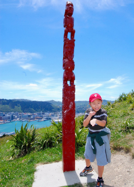 12-24-09_ Mt. Victoria_Toi Whakairo Art Carving Maori Totem ëͼľ-20001.JPG