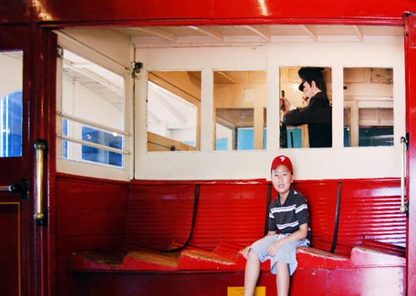 12-24-09_ Red Funicular Cable Car ɫ³0001.JPG