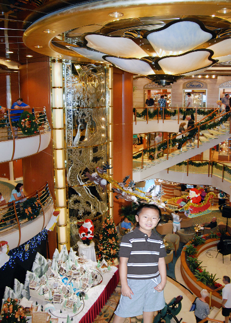 12-24-09_ Diamond Princess_Atrium.jpg
