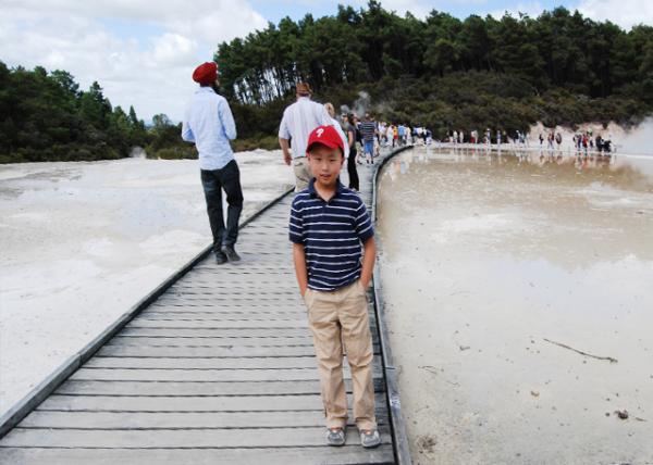 12-21-09_ Crossing the Terrace on the Boardwalk ͨ-20001.JPG