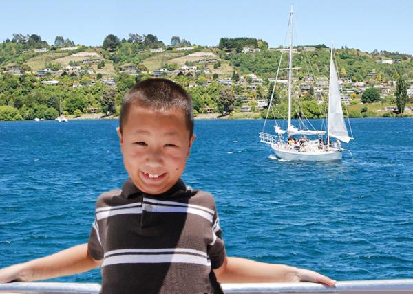 12-20-09_ Lake Taupo, the Largest Lake by Surface Area in New Zealand ղĺ-10001.jpg