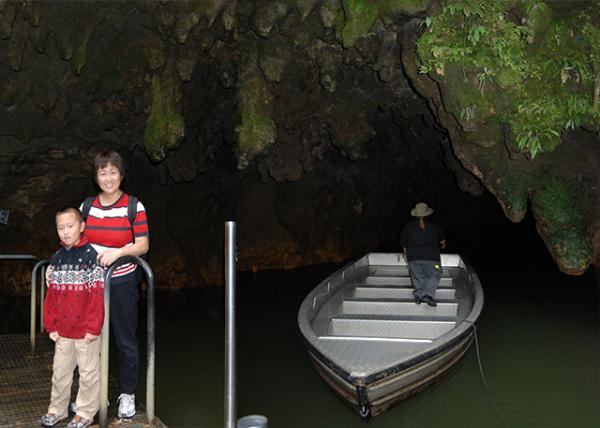 12-19-09_Waitomo Caves-10001.JPG