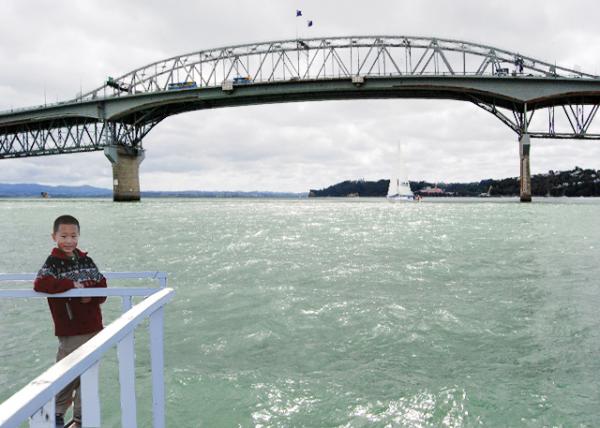 12-19-09_ Auckland Harbour Bridge-10001.jpg