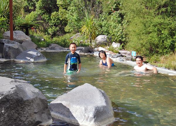 12-20-09_ Mineral Pool @ Polynesian Spa Complex Ȫԡ-2.jpg