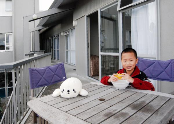 12-20-09_ Absolute Lakeview Motel.jpg