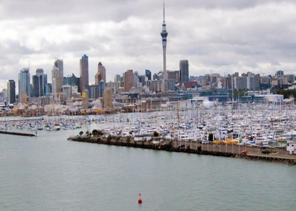 X_12-18-09_ Auckland Skyline0001.JPG