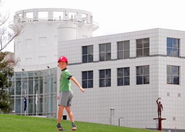 01-05-10_ Natl Library of Australia Ĵǹͼ-10001.jpg