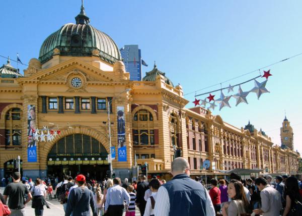 01-06-10_ Lavish Stone Façade & Copper Dome of the Flinders Station ֵ˹ֳվ-20001.JPG