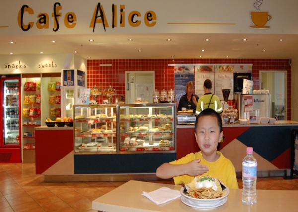 01-08-10_ Nachos @ Alice Spring Airport ˹ȪīƬ0001.JPG