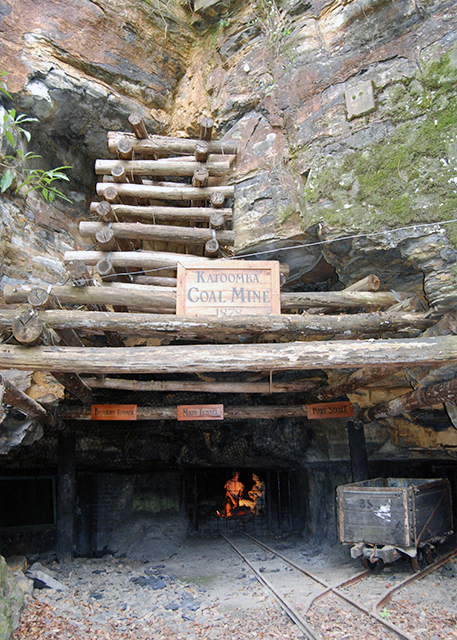 01-11-10_ Coal Mine Entrance in Blue Mtn NP ú0001.JPG