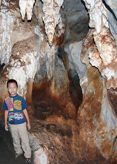 01-11-10_ Jenolan Caves_Travertine Dripstone-10001.jpg