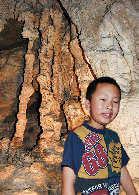 01-11-10_ Jenolan Caves_Travertine Flowstone-Covered Stalagmite-10001.jpg