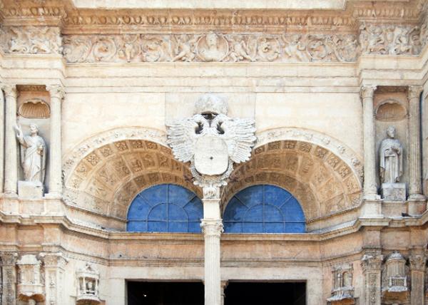02-02-08_ Santo Domingo-Cathedral of Santa Maria of the Incarnation_West Façade w A Golden-Tinted Coral Limestone ʥǴáɽɫɺʯʯ-80001.jpg