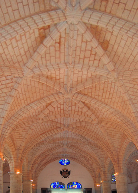02-02-08_ Santo Domingo-Cathedral of Santa Maria of the Incarnation_Rib Vault ߹-40001.JPG