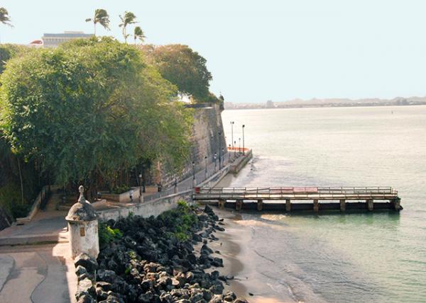 01-26-08_ Paseo de la Princesa, One of the Most Scenic Walkways In the World Ϸ羰е֮һ0001.JPG