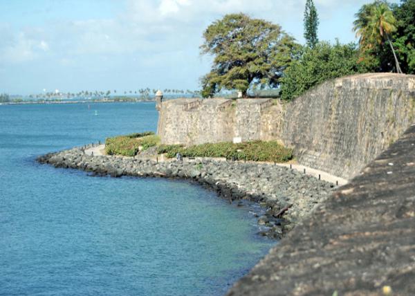 02-05-08_ San Juan-City Wall w Garita ǽͤ0001.JPG