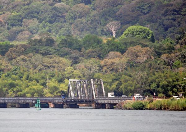 01-28-09_ Gamboa_Road & Rail Bridge.jpg