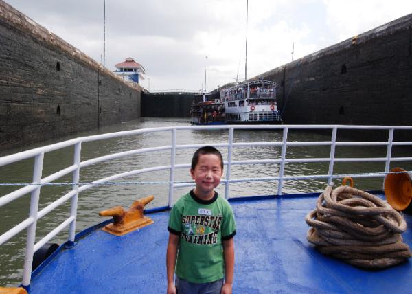 01-28-09_ Panama Canal Miraflores Locks-20001.JPG