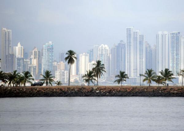 01-28-09_ Panama City, the Capital in Haze ׶-20001.JPG