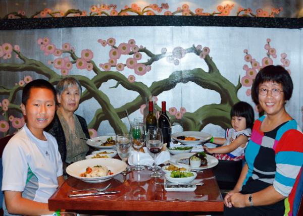 2014-08-06_Platinum Restaurant0001.JPG