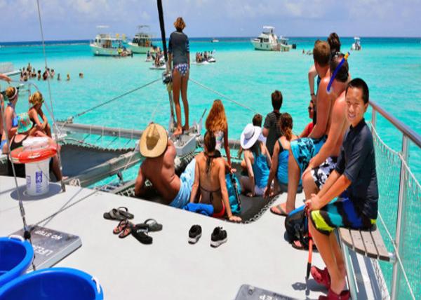2014-08-07_Allura Catamaran_Stingray City -50001.JPG