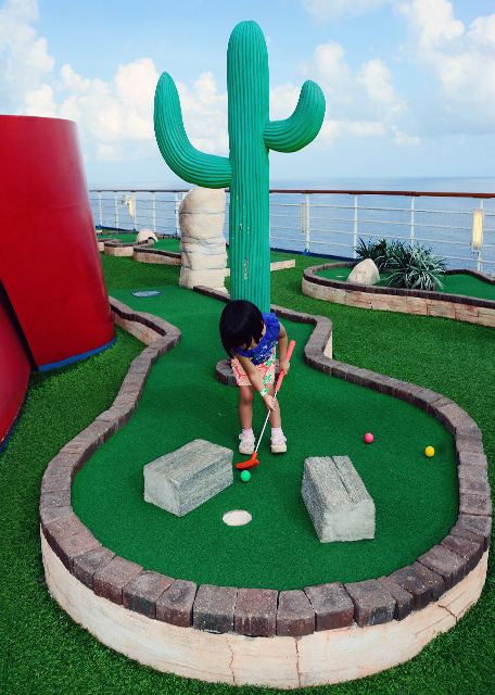 2014-08-07_Carnival Glory_Golf-20001.JPG