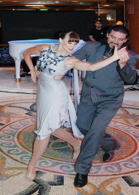 12-23-12_ Tango_Choreographed Tango ̨̽-60001.JPG