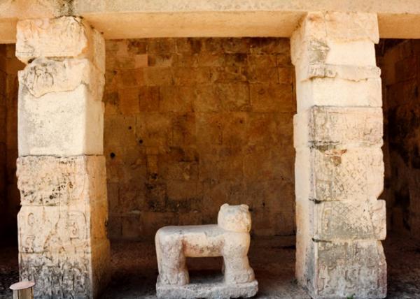 2014-11-03_Temples of the Jaguar_Jaguar Throne @ Lower Temple of the Jaguar ޱ-40001.JPG