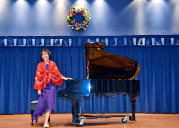 2018-06-09_Lena_Daquin's Le Coucou ʦ ￲0001.JPG