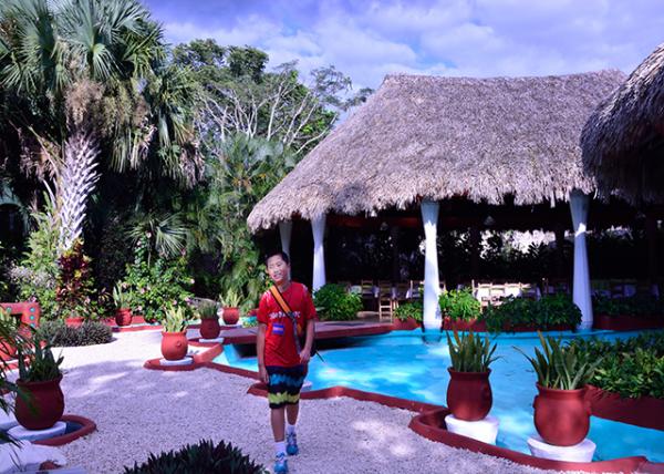 2014-11-03_Mexican Buffet Restaurant-80001.JPG