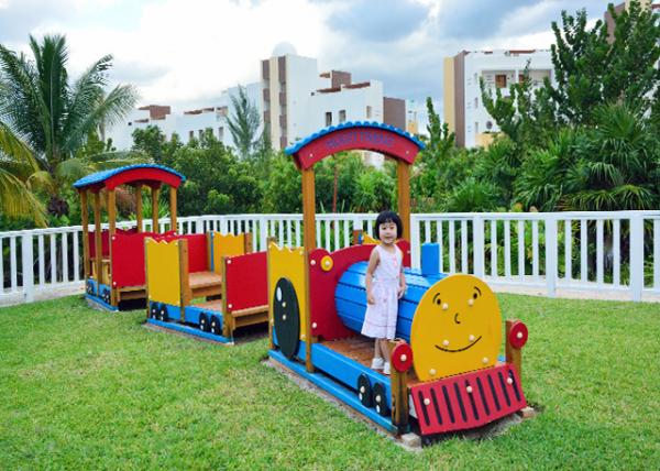 2014-11-03_Beloved Playa Mujeres_Hugo Treno or Intelligent Train Adapted for the TV Show Thomas & Friends.jpg