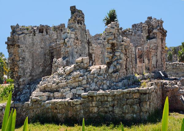 2014-11-04_Casa del Noreste or House of the Northeast, Likely a Residence of Noble Men or Priests within the Archeological Zone of the Late 13th Century.jpg