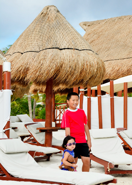 2014-11-04_Playa Mujeres_Beach Cabanas-30001.jpg